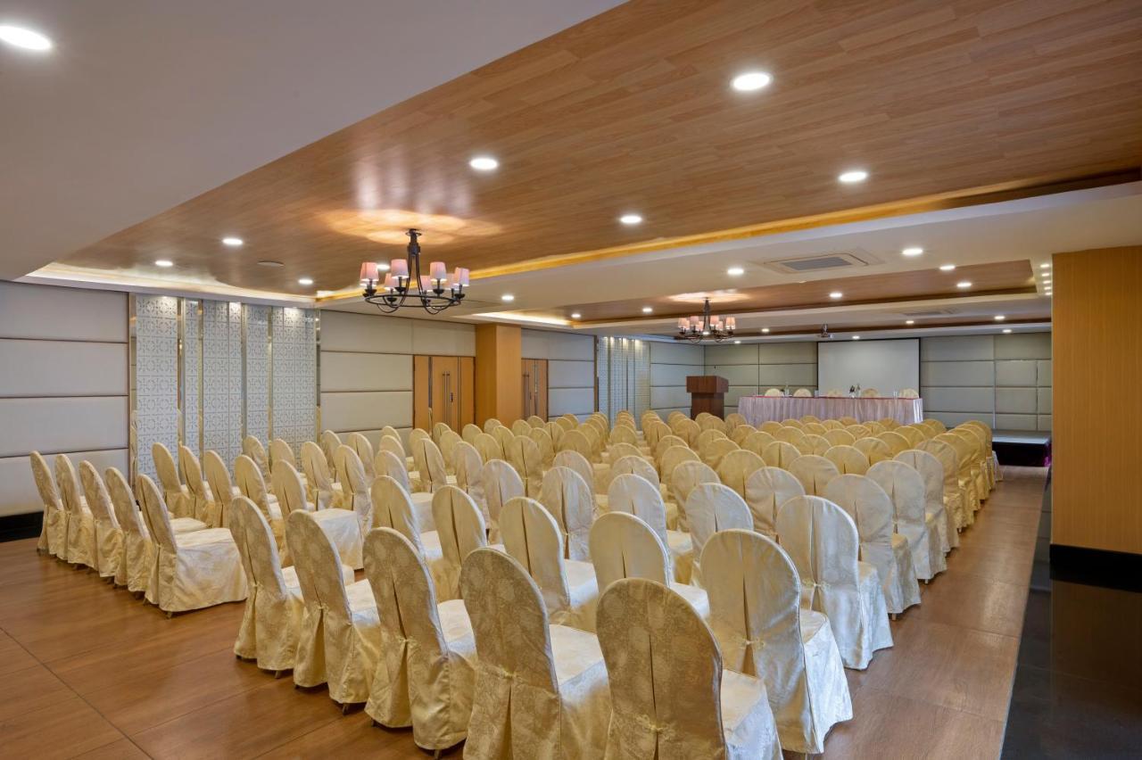 สเตอร์ลิง เยกาอุด Hotel เยอร์โคด ภายนอก รูปภาพ