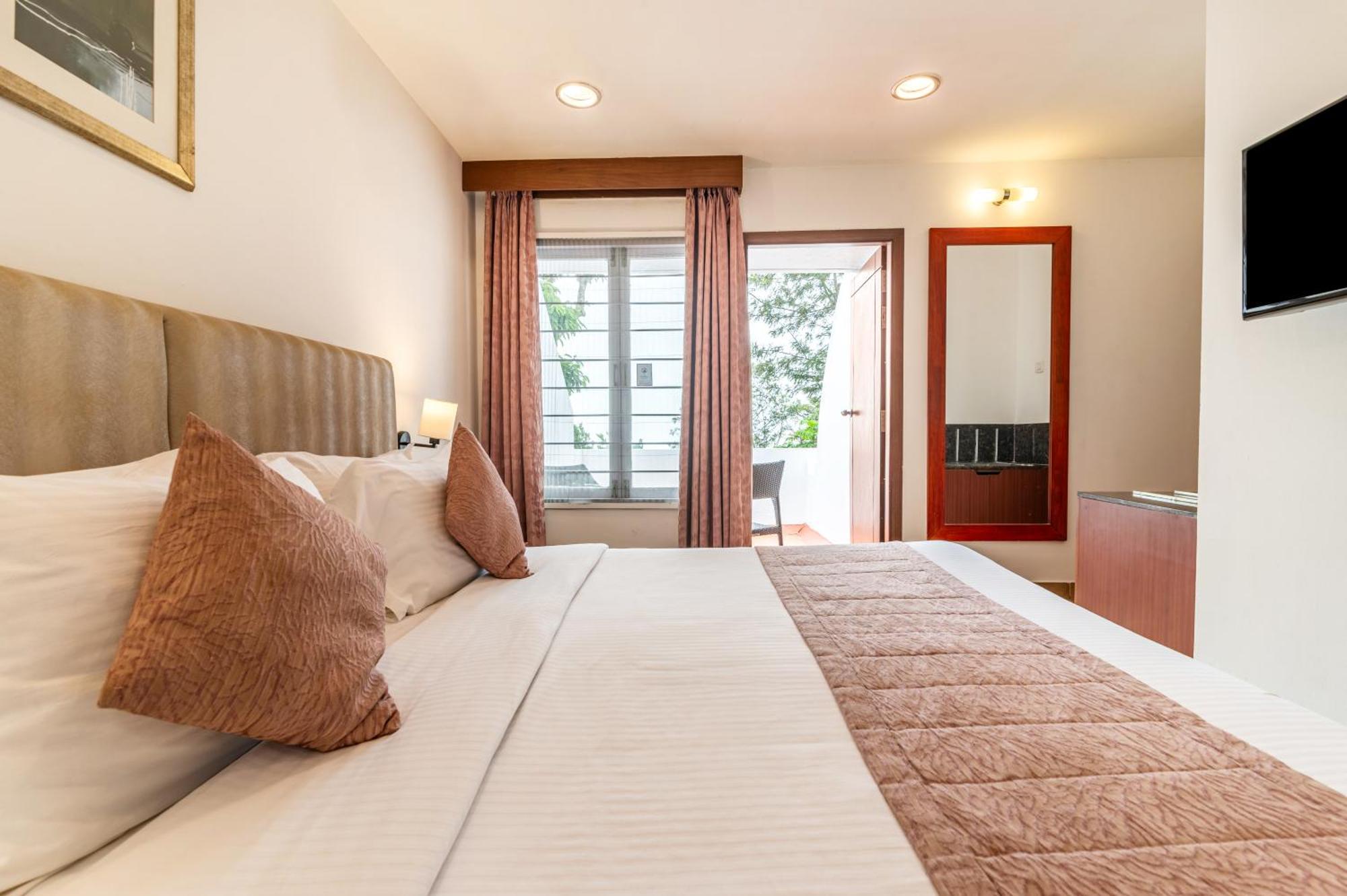 สเตอร์ลิง เยกาอุด Hotel เยอร์โคด ภายนอก รูปภาพ