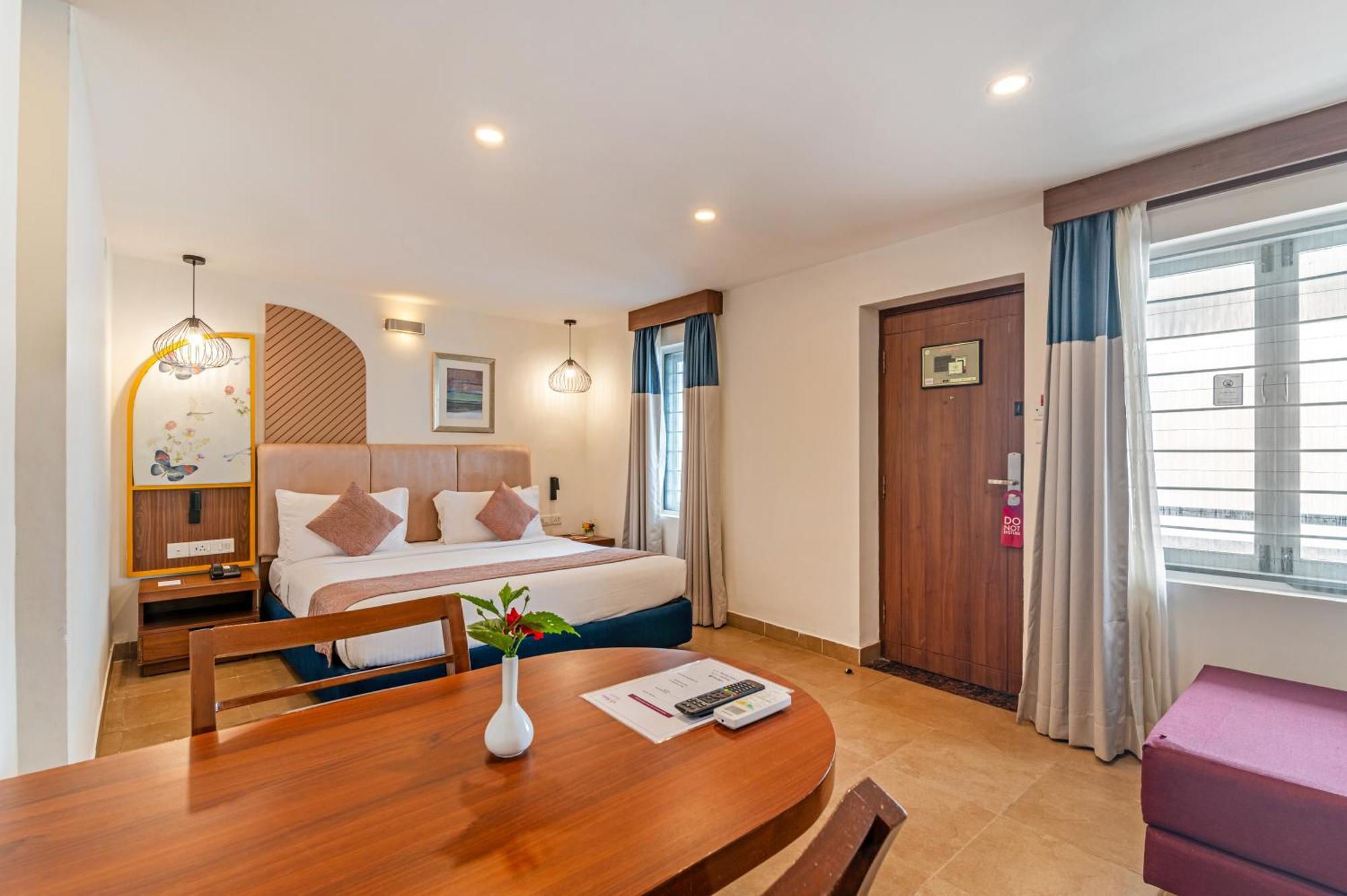 สเตอร์ลิง เยกาอุด Hotel เยอร์โคด ภายนอก รูปภาพ